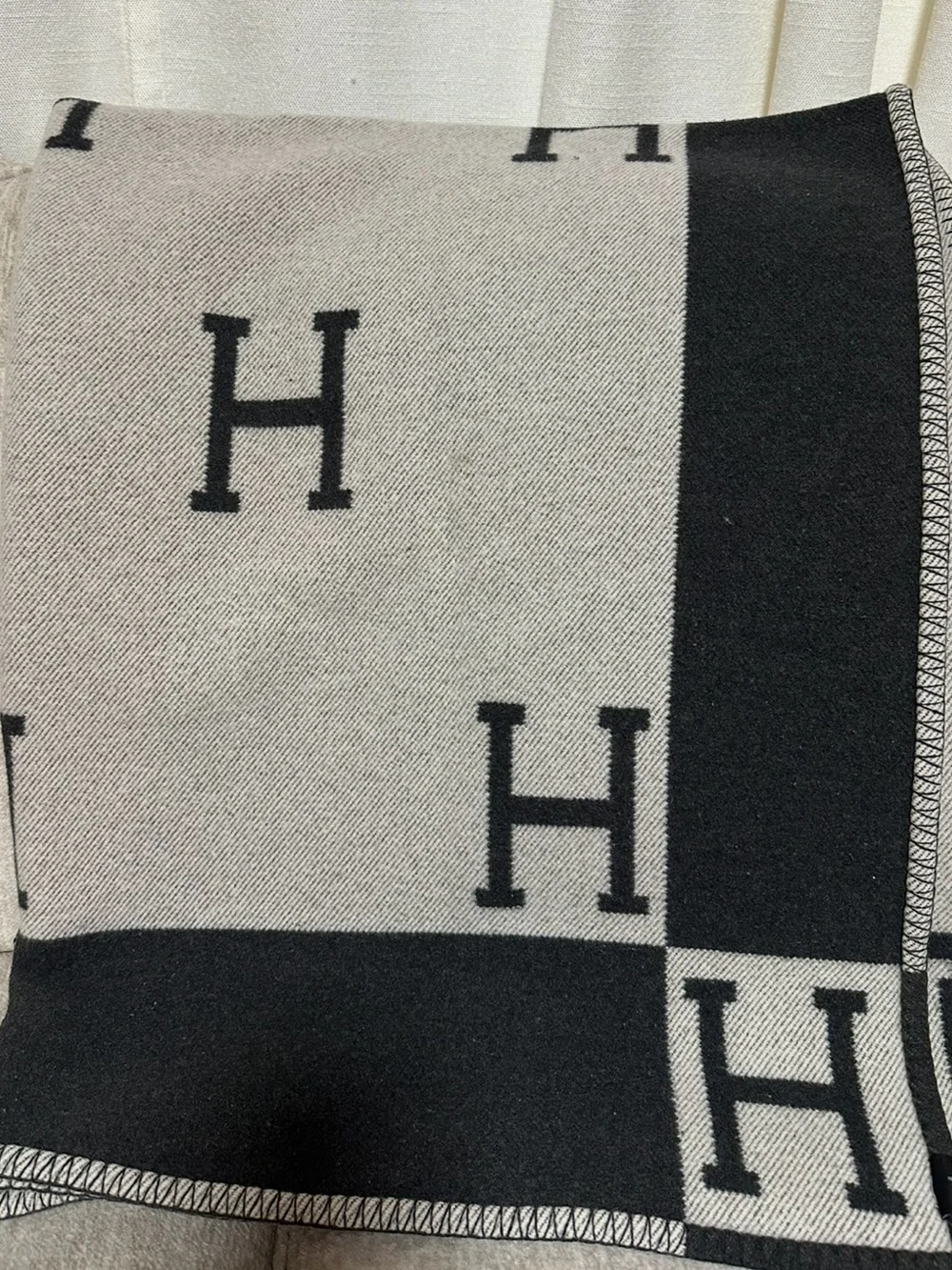 Hermes Avalon Throw Blanket in Écru and Dark Gray